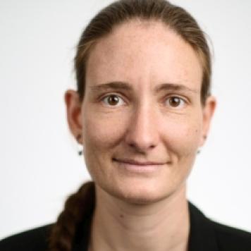 Dr. Charlotte Stirn